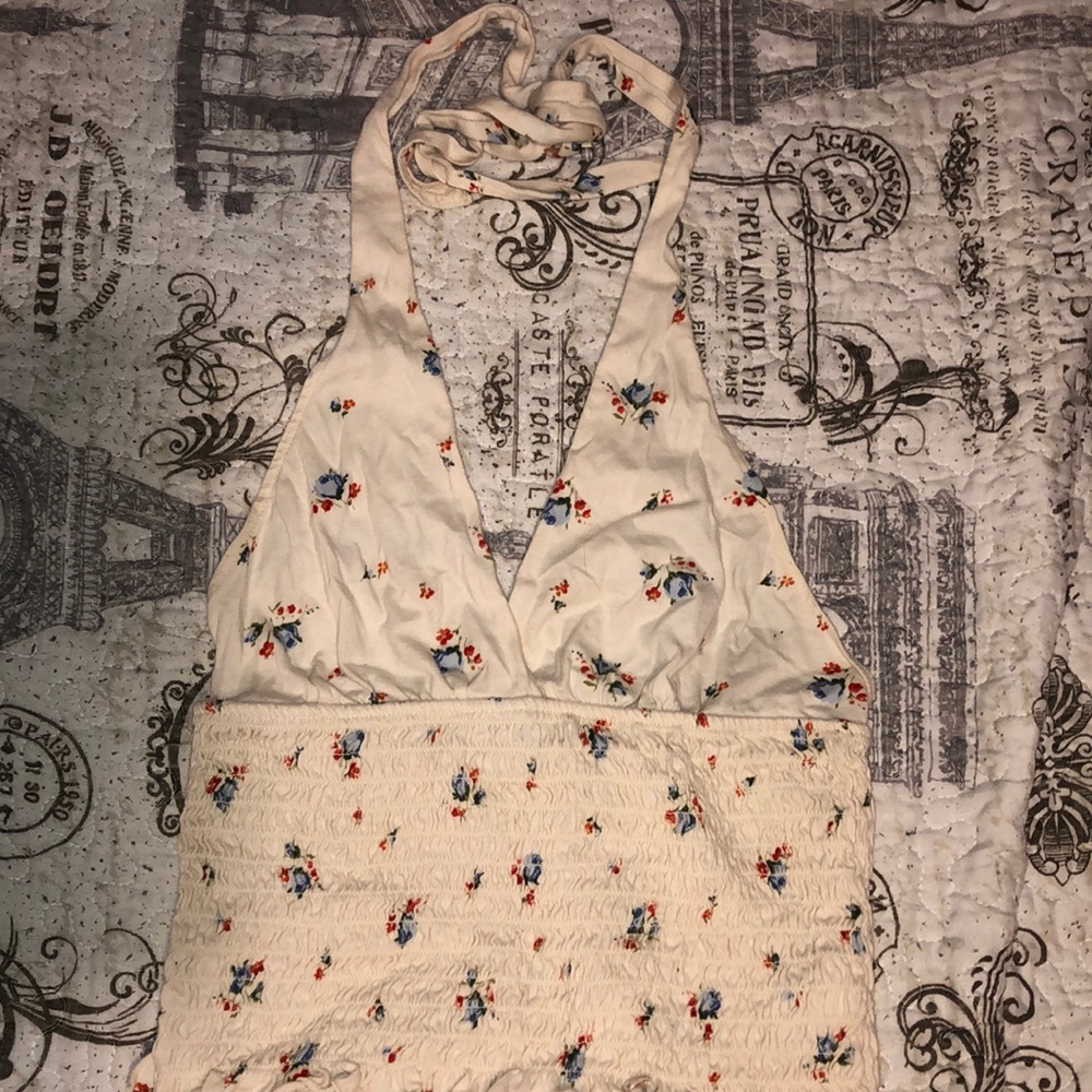 American Eagle Crop Top/ Tank type shirt
